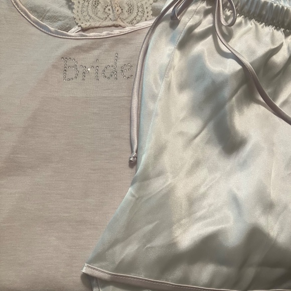 Lingerie - Picture 7 of 7